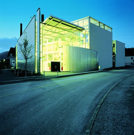 (BDT_07_081) Glass Museum