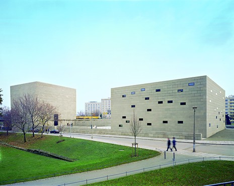 (BDT_08_062) Dresden Synagogue