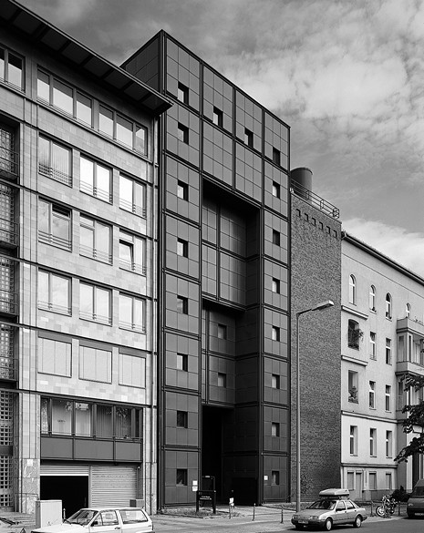 (BDT_10_054) BEWAG Transformer Station