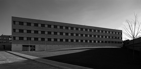 (BDT_14_074) Apartment Building Maia I