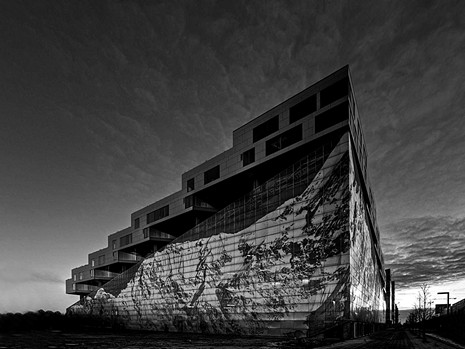 (BDT_14_101) The Mountain Residential Complex