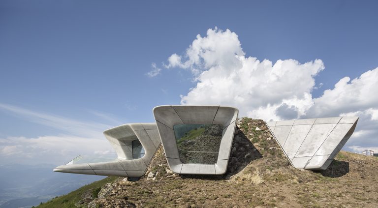 (BDT_23_025) Messner Mountain Museum Corones