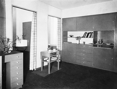 (BDT_27_005) Design of a One-Room Apartment for the Working Woman