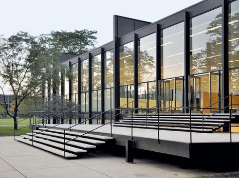 (BDT_32_018) Crown Hall