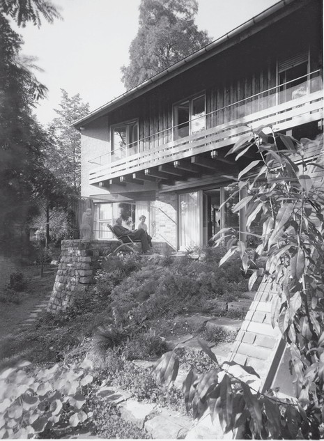 (BDT_33_011) Moll House