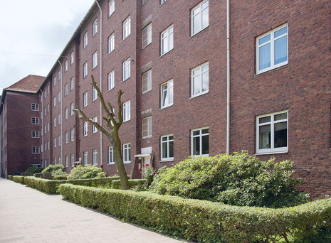 (BDT_33_013) Housing in the Kaiserstraße
