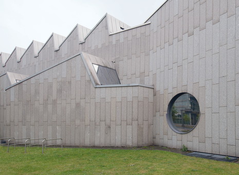 (BDT_33_024) Museum of Musical Instruments